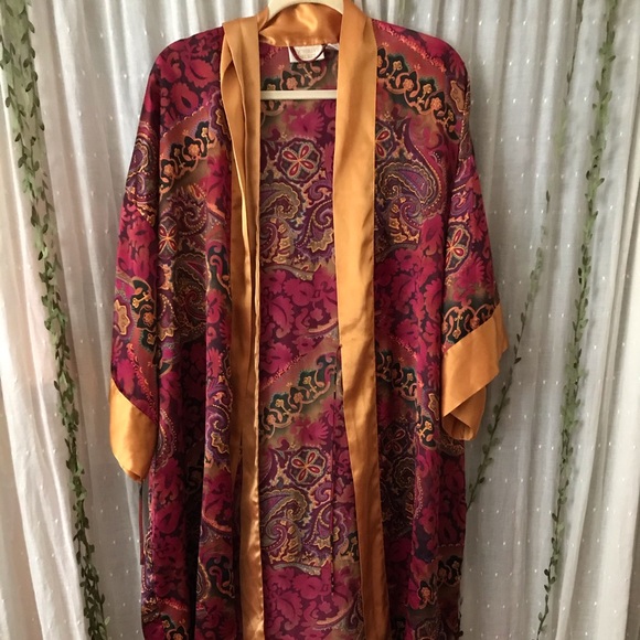Victoria's Secret Other - Vintage Victoria secret robe